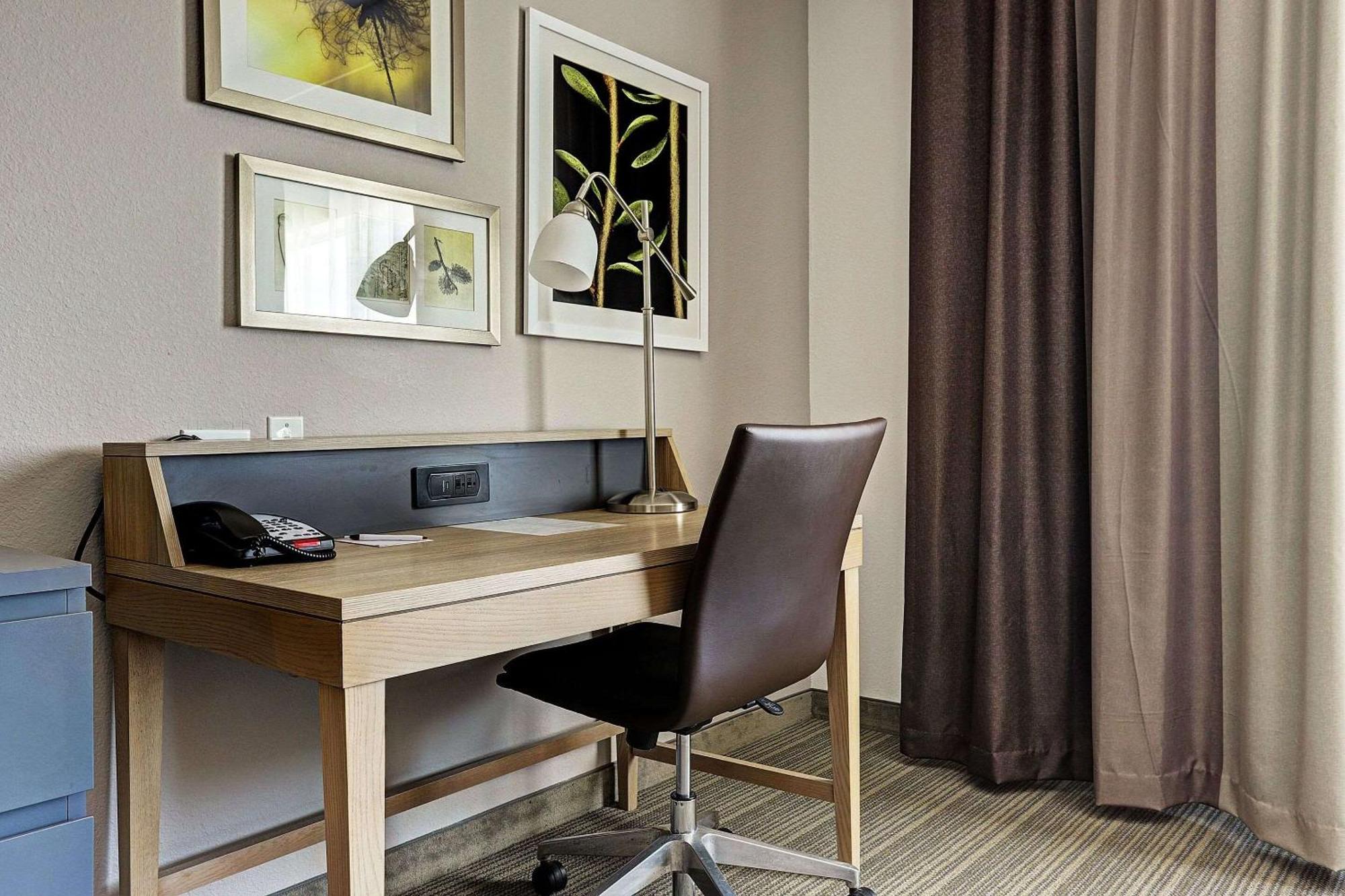 Country Inn & Suites By Radisson Houston Westchase-Westheimer Bagian luar foto